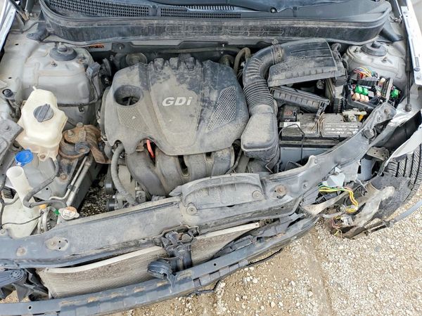 2014 HYUNDAI SONATA GLS/ GLS Popular — Engine bay