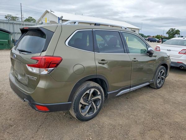 2022 SUBARU FORESTER