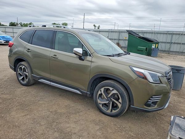 2022 SUBARU FORESTER