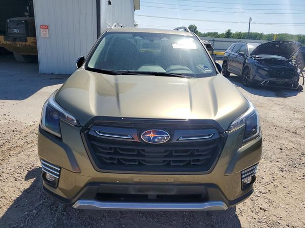 2022 SUBARU FORESTER