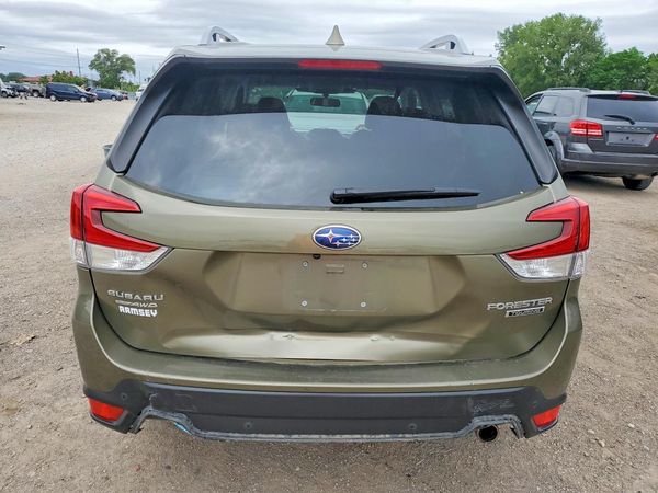 2022 SUBARU FORESTER