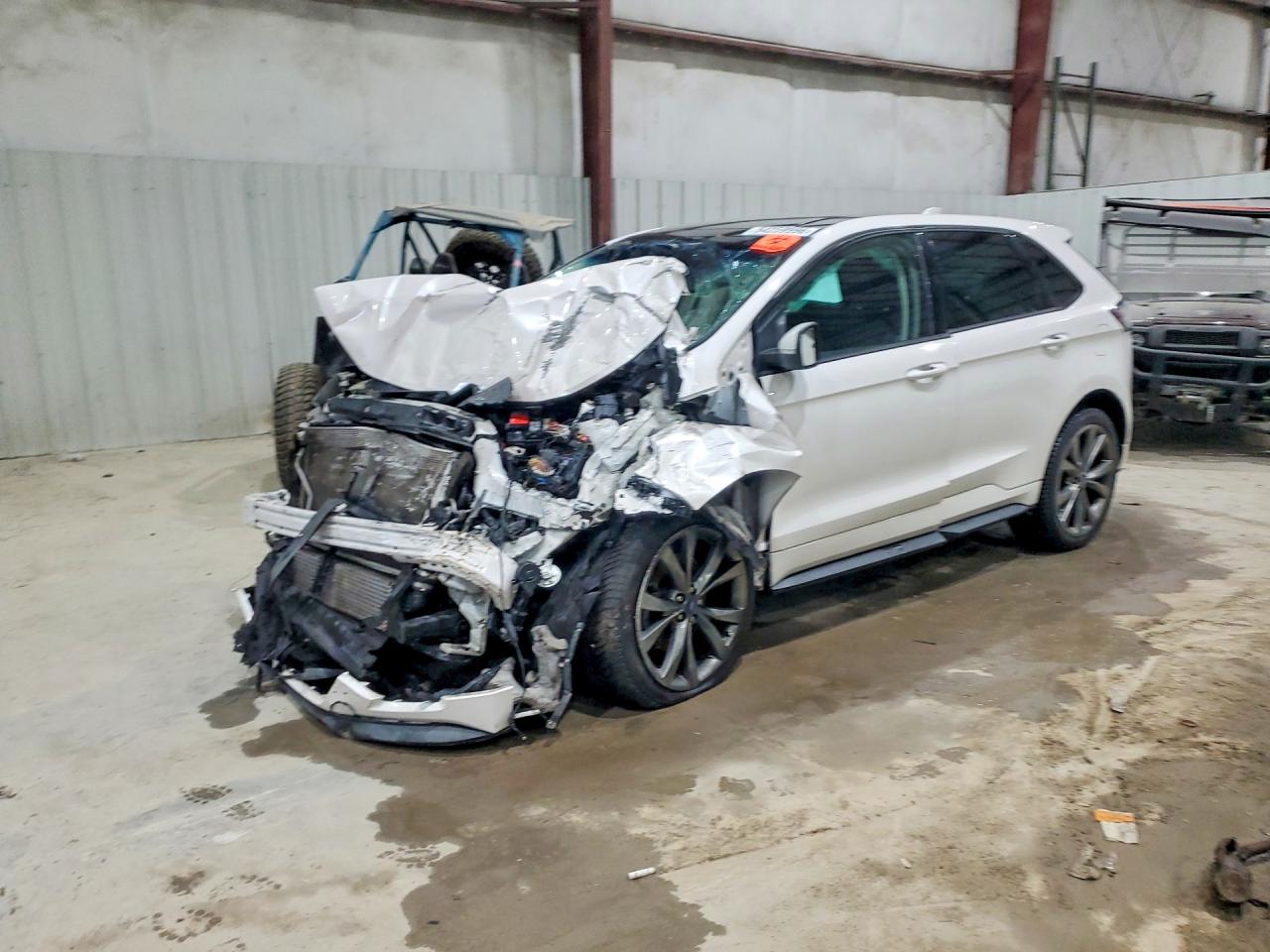 2017 FORD EDGE Sport — Front 3/4