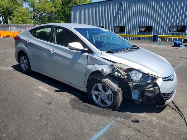 2014 HYUNDAI ELANTRA GLS(Middle)