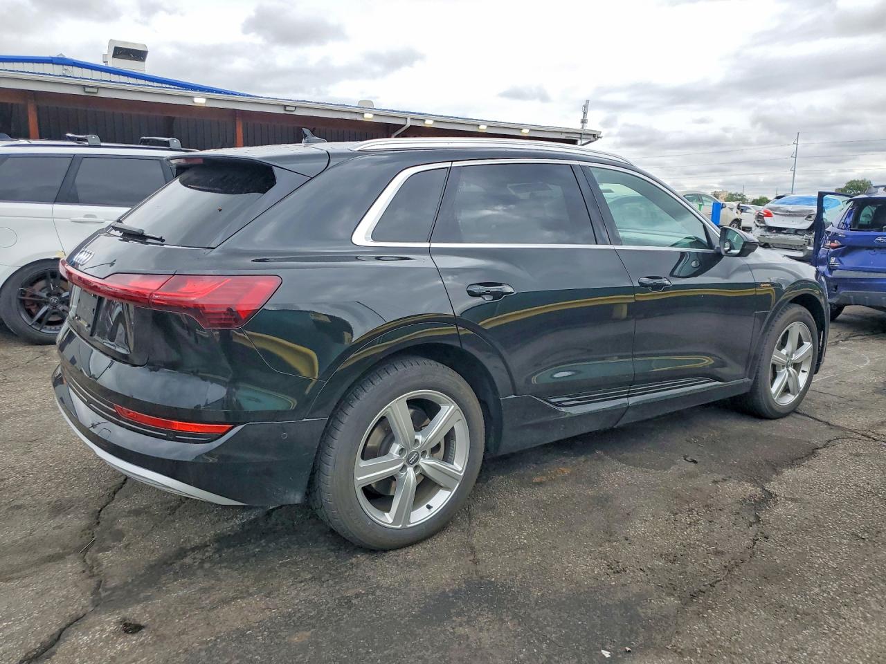 2019 AUDI E-TRON e-tron quattro Prestige