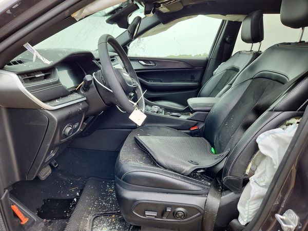 2024 JEEP GRAND CHEROKEE L LAREDO 4X4