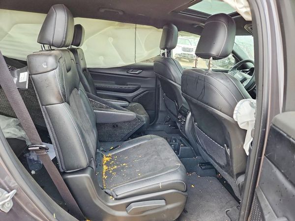 2024 JEEP GRAND CHEROKEE L LAREDO 4X4