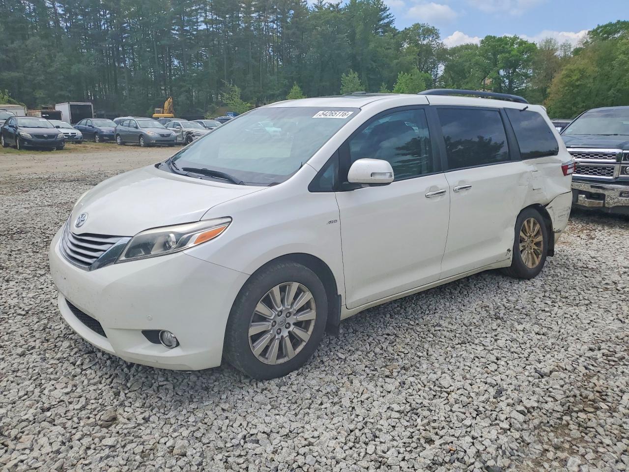 2017 TOYOTA SIENNA