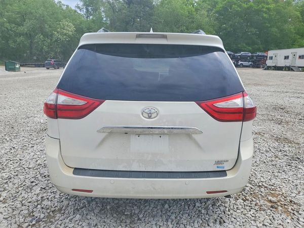 2017 TOYOTA SIENNA