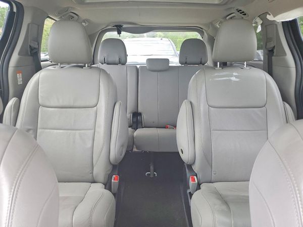 2017 TOYOTA SIENNA
