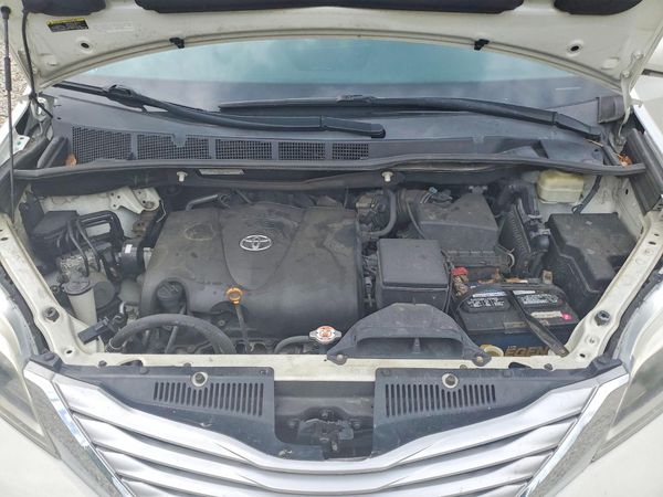 2017 TOYOTA SIENNA