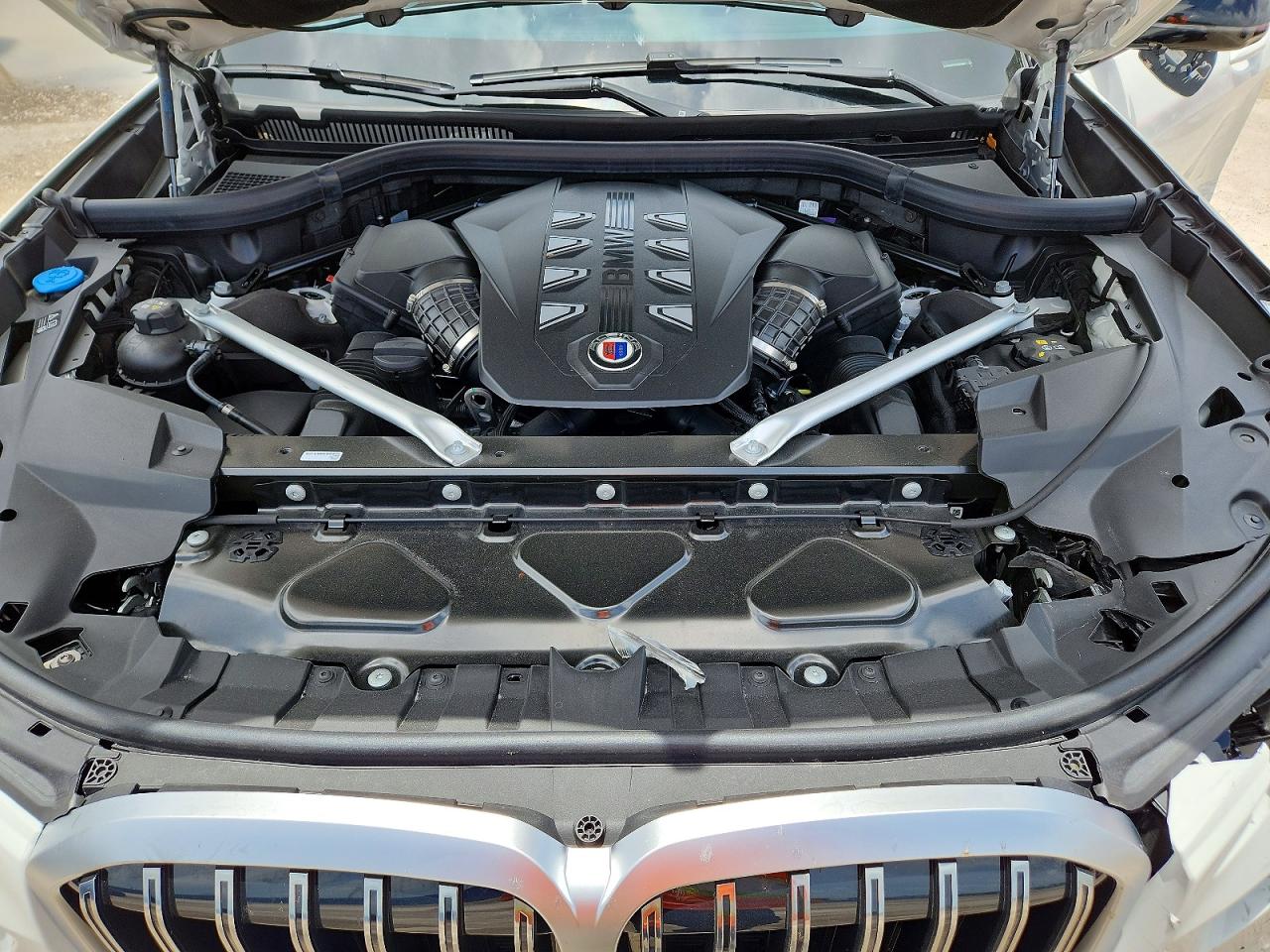 2026 BMW X7 Alpina XB7