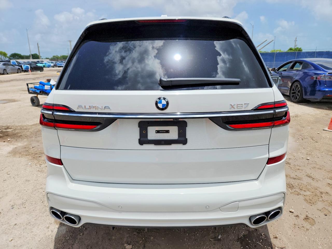 2026 BMW X7 Alpina XB7
