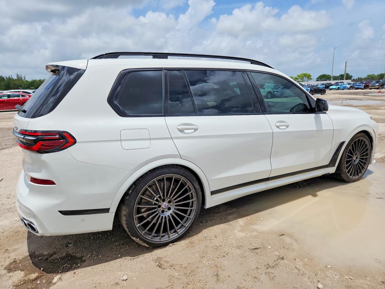 2026 BMW X7 Alpina XB7