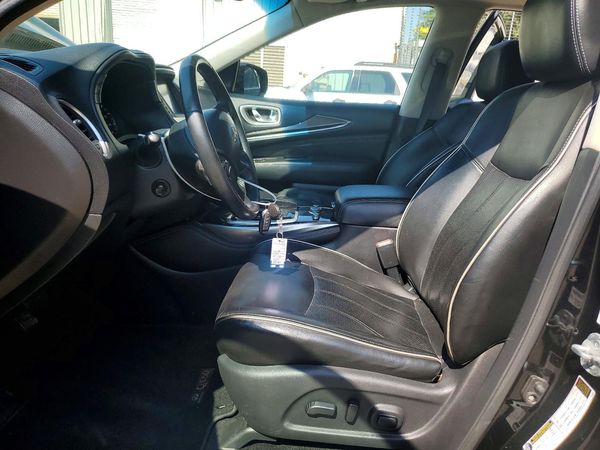 2016 INFINITI QX60 — DENT