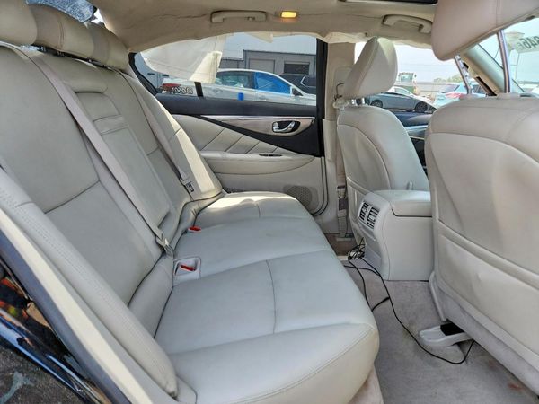 2017 INFINITI Q50