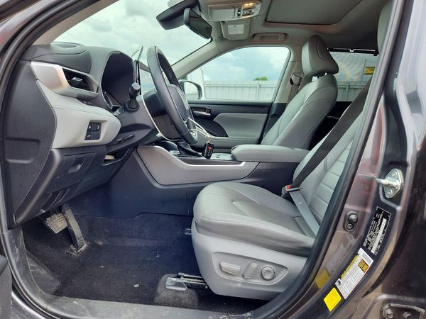 2023 TOYOTA HIGHLANDER