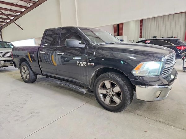 2016 RAM 1500 SLT