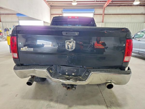 2016 RAM 1500 SLT