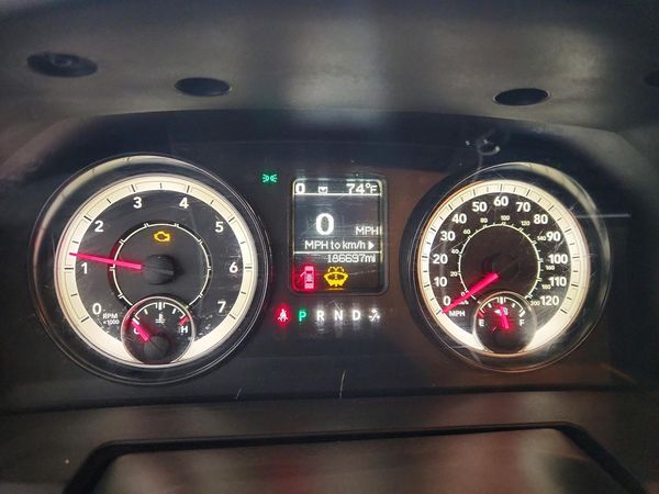 2016 RAM 1500 SLT