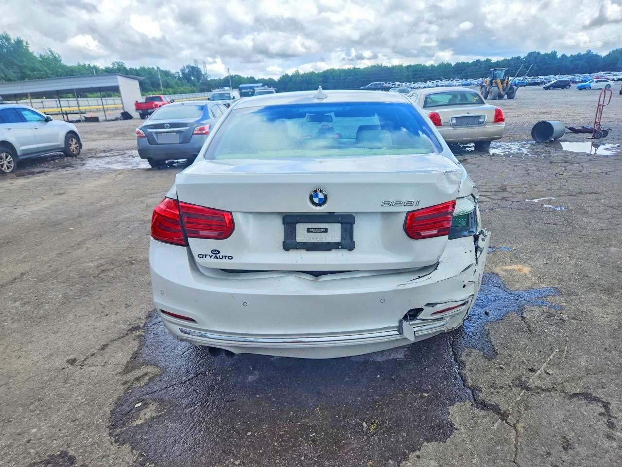 2016 BMW 328