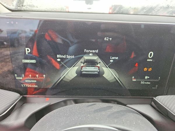 2025 NISSAN KICKS