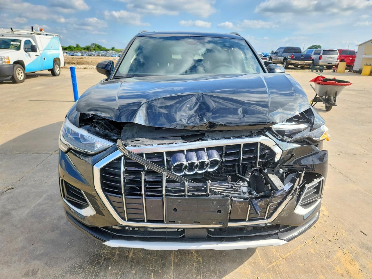 2022 AUDI Q3 quattro Premium