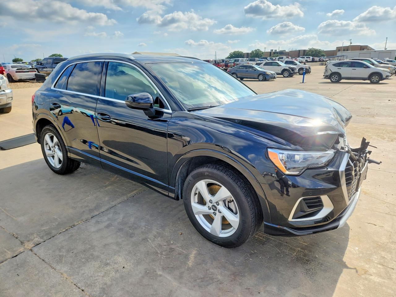 2022 AUDI Q3 quattro Premium