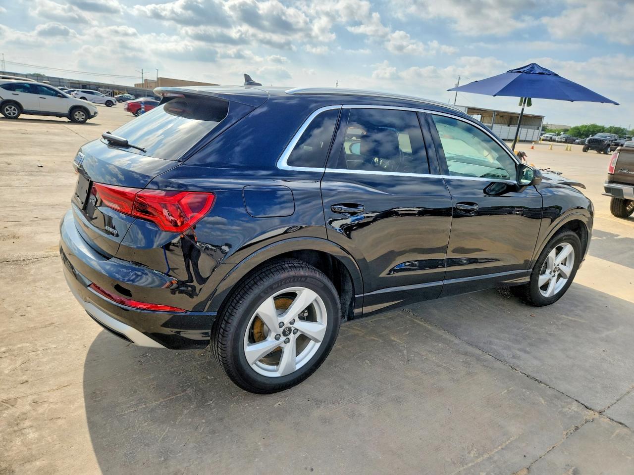 2022 AUDI Q3 quattro Premium