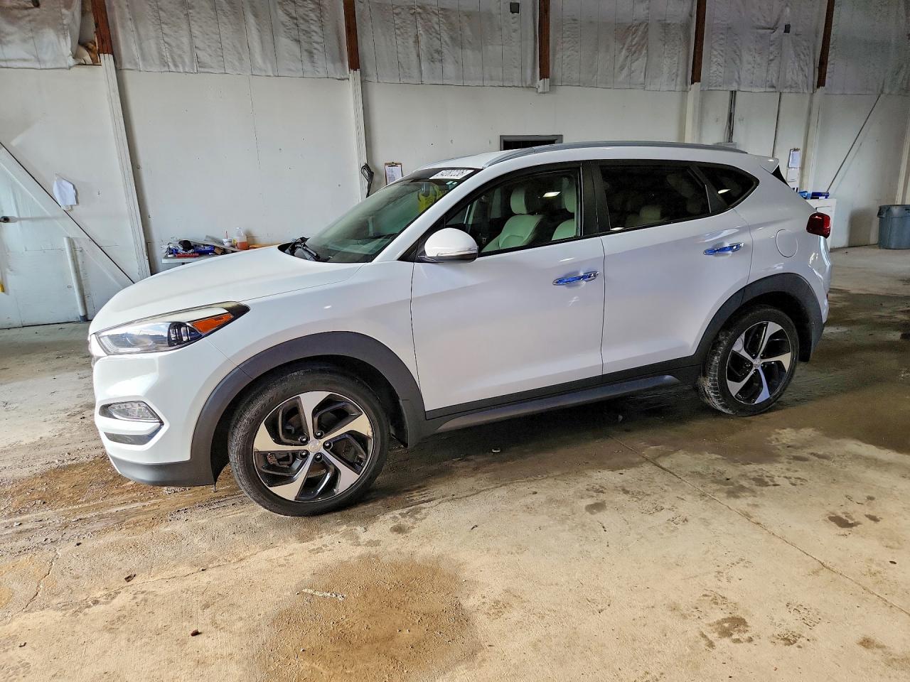 2016 HYUNDAI TUCSON