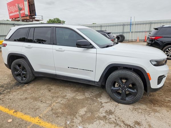 2024 JEEP GRAND CHEROKEE LAREDO 4X4