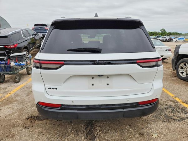 2024 JEEP GRAND CHEROKEE LAREDO 4X4
