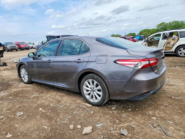 2018 TOYOTA CAMRY