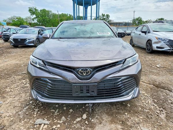 2018 TOYOTA CAMRY