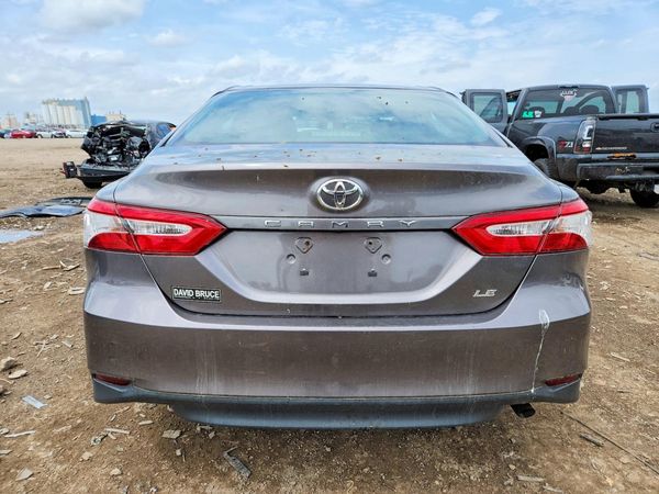 2018 TOYOTA CAMRY