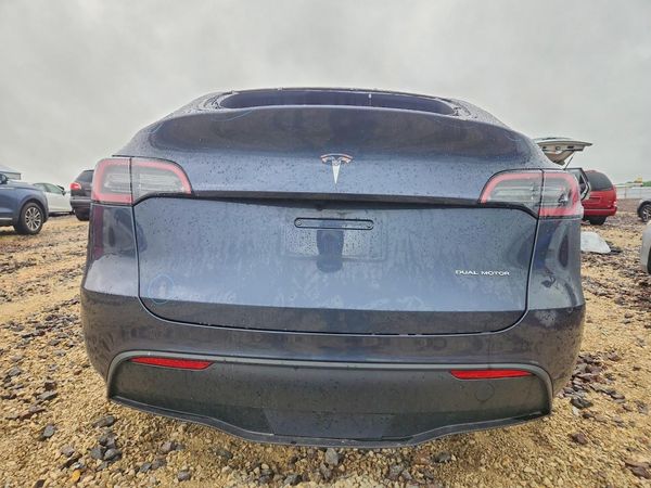 2023 TESLA Y