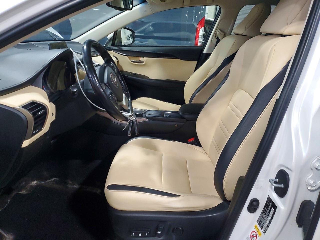 2015 LEXUS NX 200t Luxury