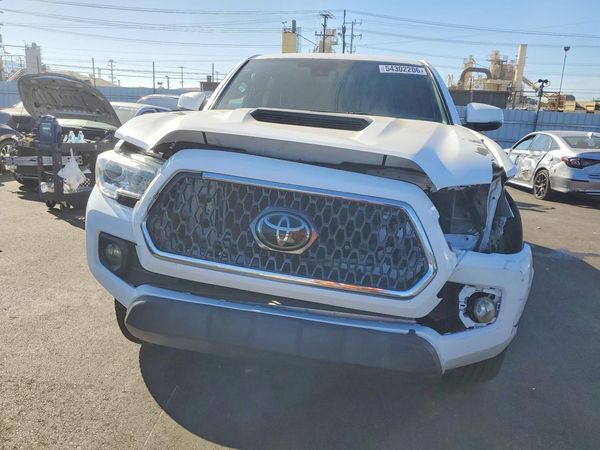 2019 TOYOTA TACOMA SR5