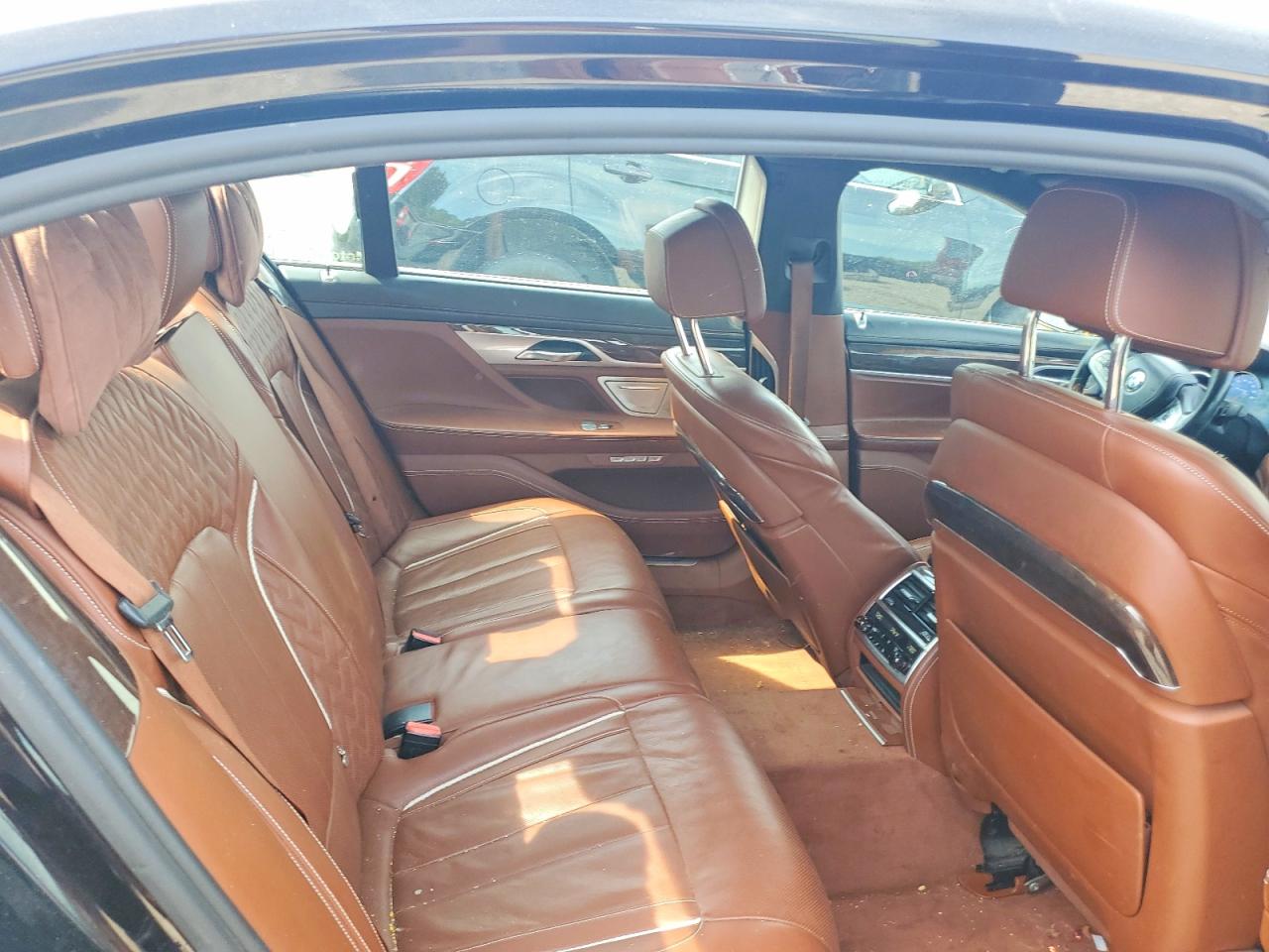 2016 BMW 750 xDrive