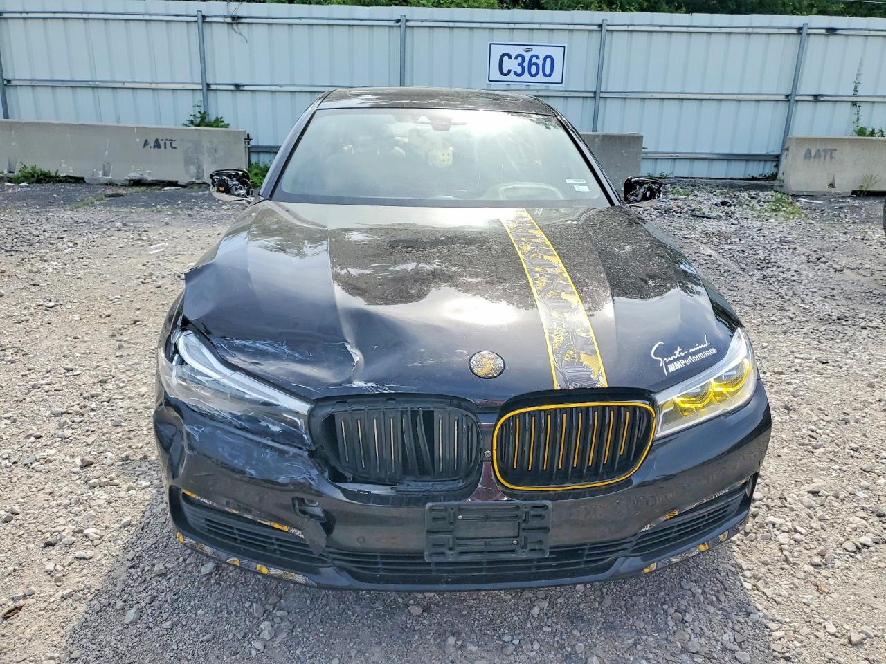 2016 BMW 750 xDrive