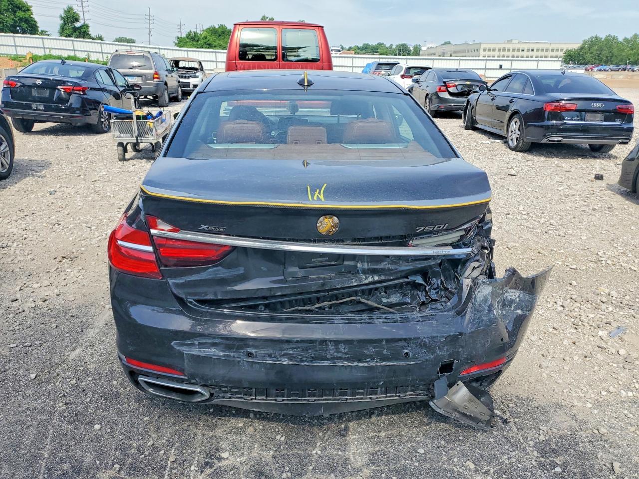 2016 BMW 750 xDrive