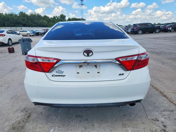 2015 TOYOTA CAMRY