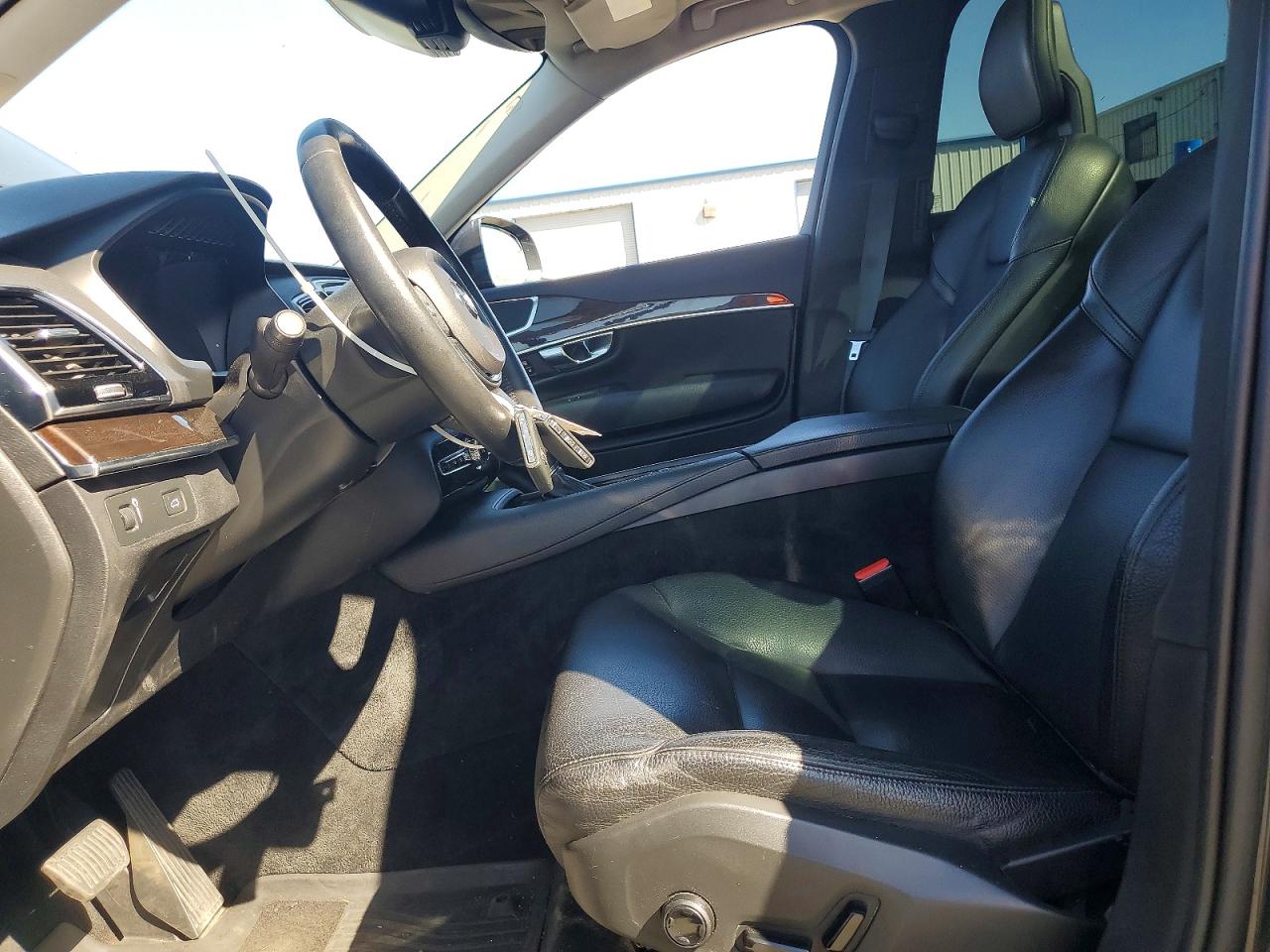 2016 VOLVO XC90 SV42 Momentum