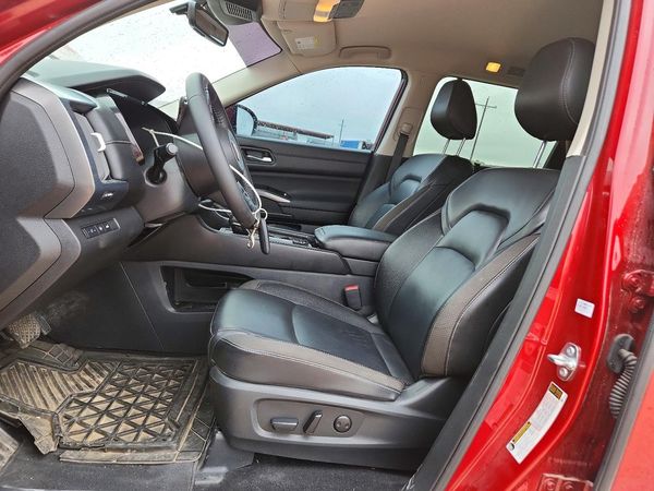 2025 NISSAN PATHFINDER SL