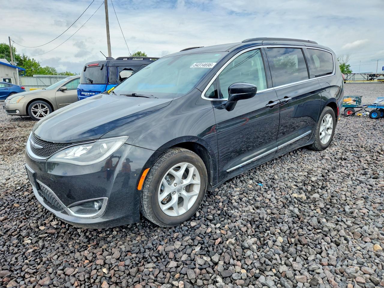 2017 CHRYSLER PACIFICA
