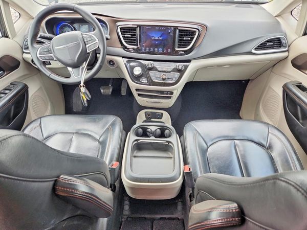 2017 CHRYSLER PACIFICA
