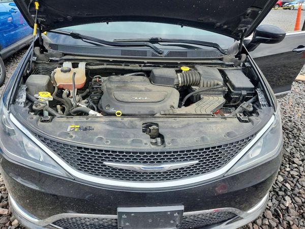 2017 CHRYSLER PACIFICA