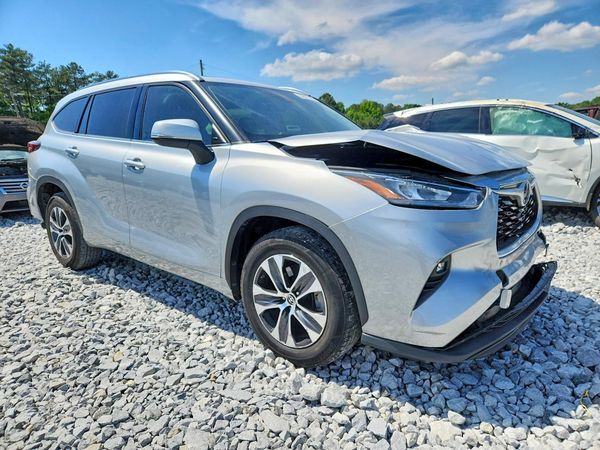 2020 TOYOTA HIGHLANDER XLE Nav