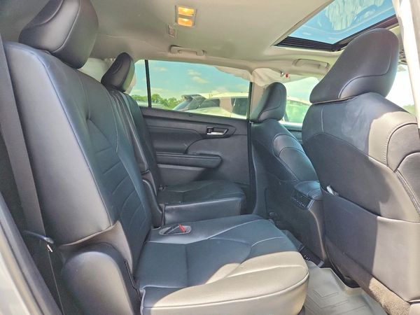 2020 TOYOTA HIGHLANDER XLE Nav