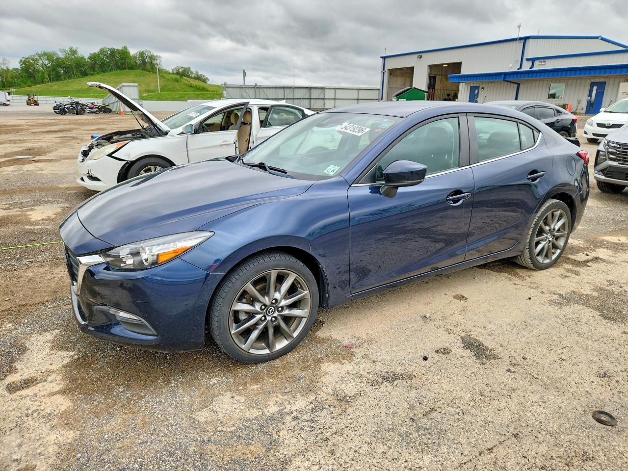 2018 MAZDA 3