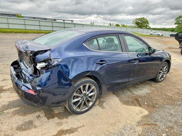 2018 MAZDA 3